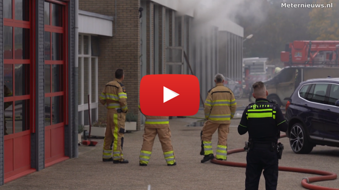 Brand in gemeentewerf in zelfde pand als brandweerkazerne in Staphorst